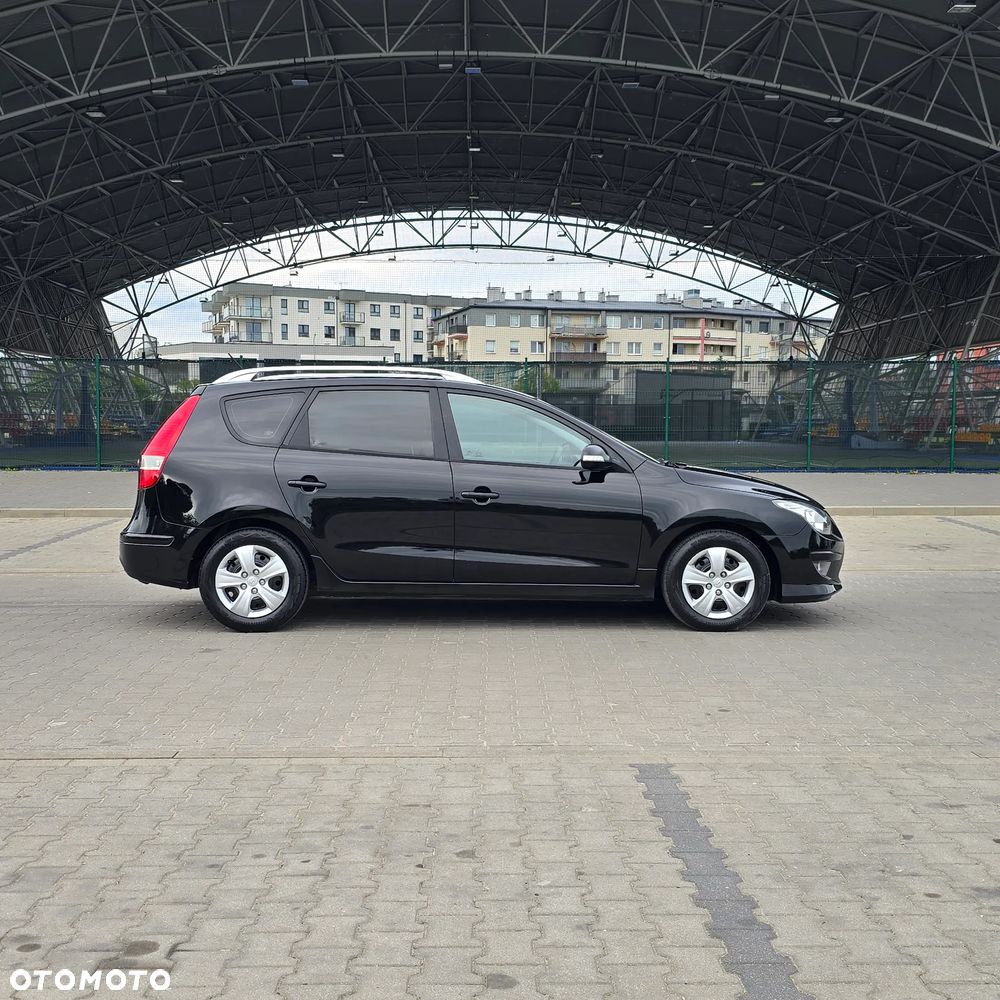 Hyundai i30 i30cw 1.6 CRDi blue Classic - 9