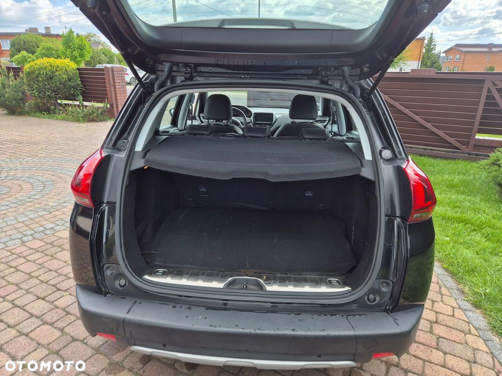 Peugeot 2008 1.2 Pure Tech Active S&S - 10