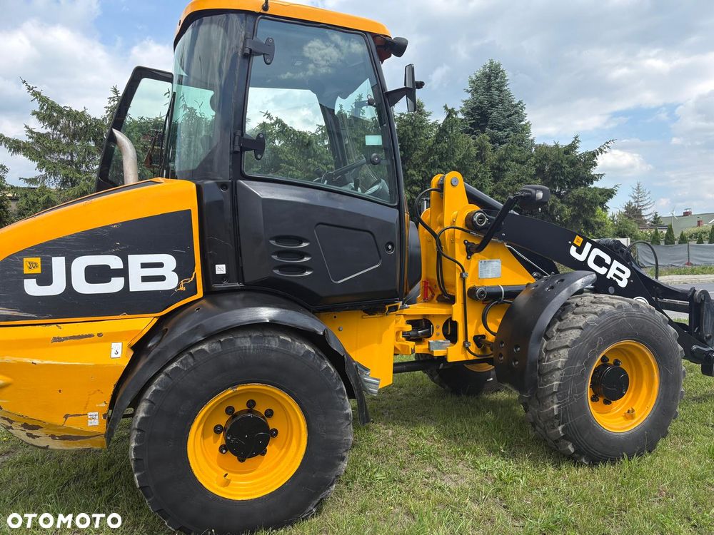 JCB 409 - 2