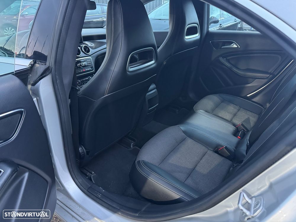 Mercedes-Benz CLA 220 d 7G-DCT Urban - 11
