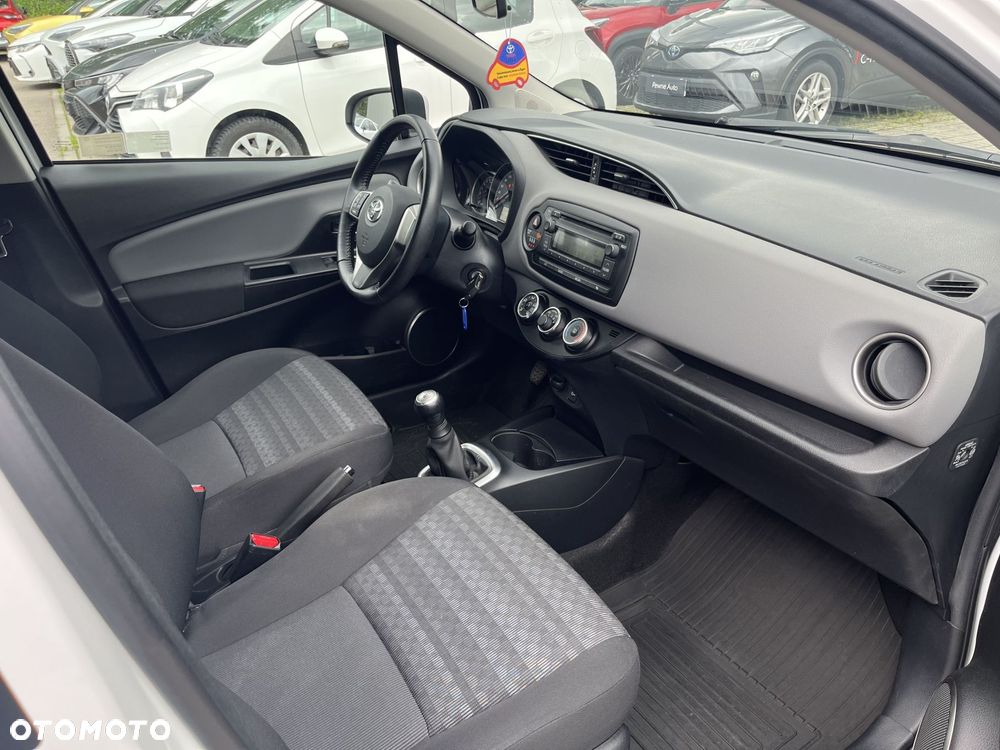Toyota Yaris 1.0 Active EU6 - 18