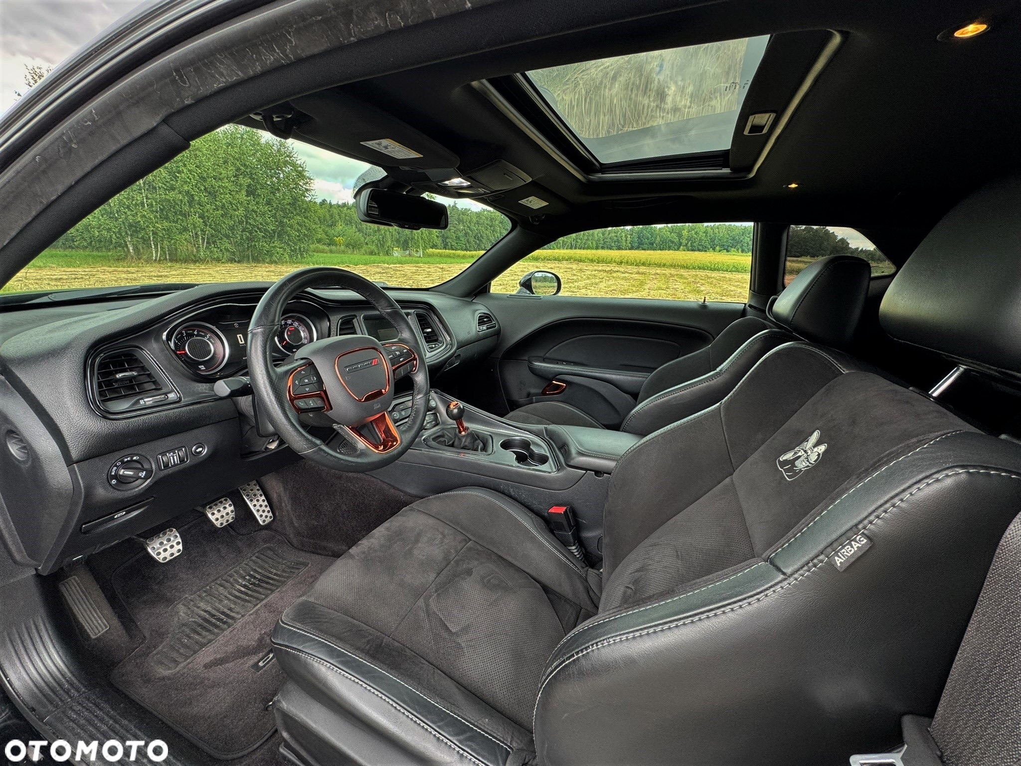 Dodge Challenger - 13