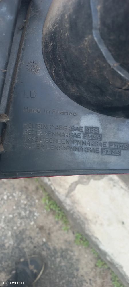 LAMPA LEWA TYLNA NISSAN PRIMERA Kombi P12 - 2