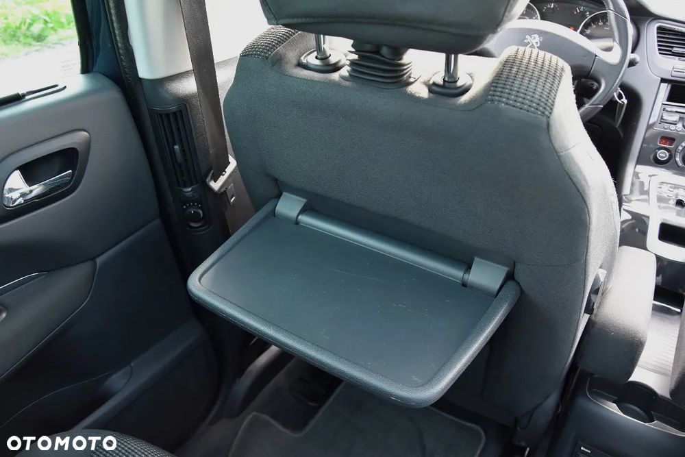 Peugeot 5008 HDI FAP 160 Automatik Allure - 29
