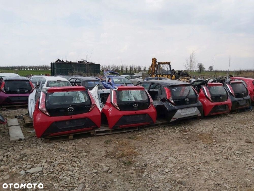 Toyota AYGO I Boczek drzwi prawy przód 3D klamka rączka - 11