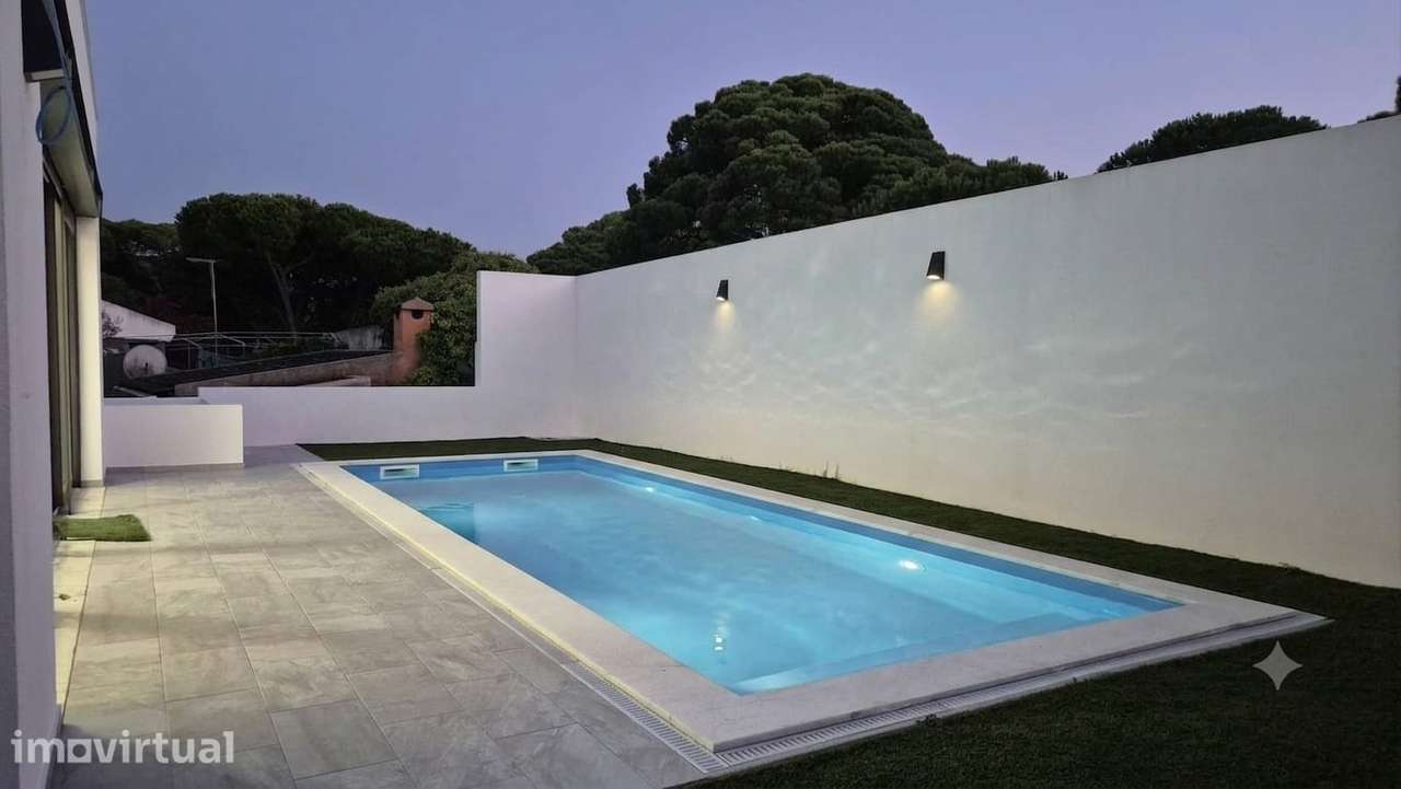 Moradia T4 Moderna com Piscina – A 5 min da Praia! - Grande imagem: 3/23