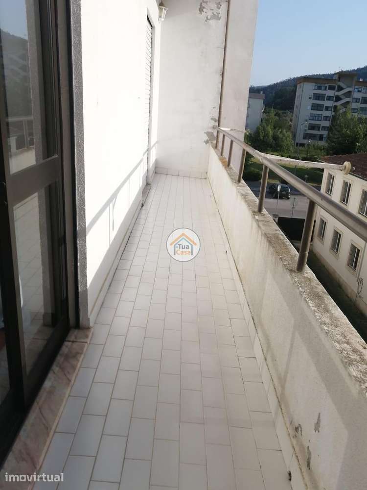 T1 em Miranda do Corvo junto ao Metro Mondego - Grande imagem: 3/16