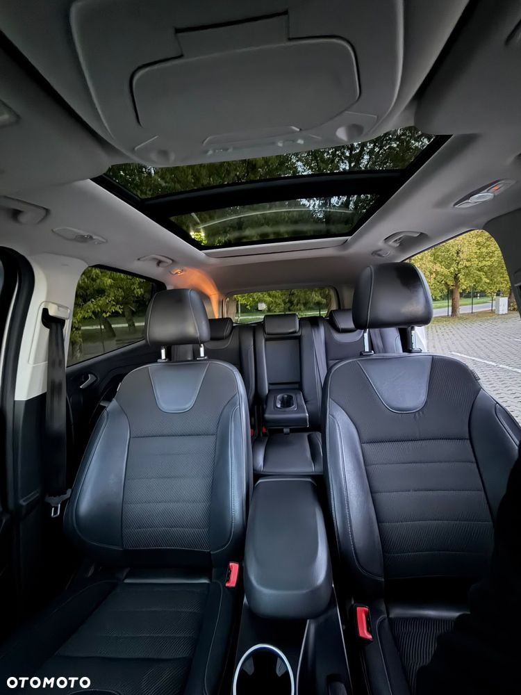 Ford Kuga - 11
