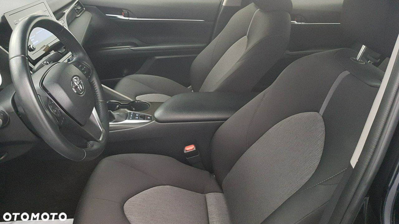 Toyota Camry - 20