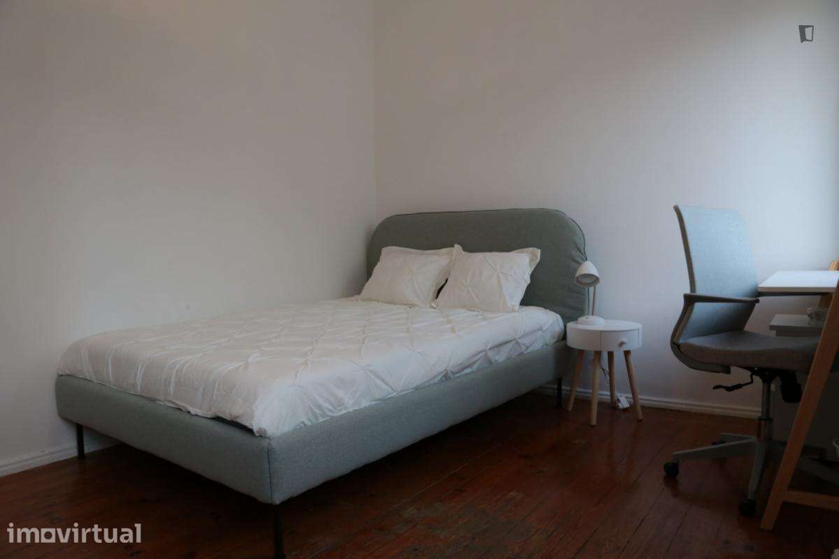 Quarto - localizado em Alameda Lisbon - Grande imagem: 3/30