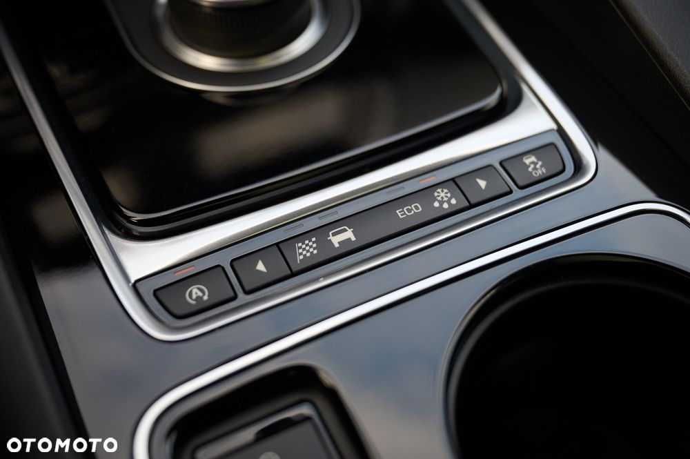 Jaguar F-Pace 20d AWD Prestige - 32
