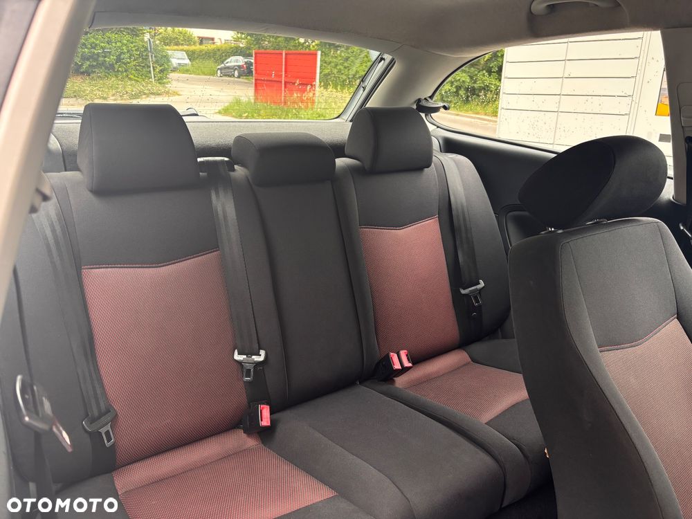 Seat Ibiza SC 1.4 16V Style - 8