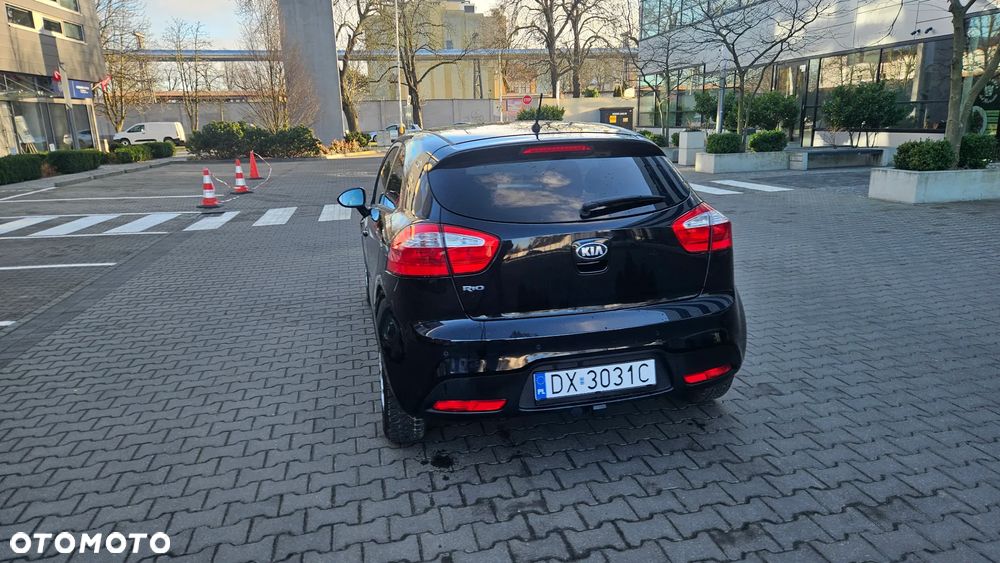 Kia Rio 1.4 Fifa World Cup Edition - 11