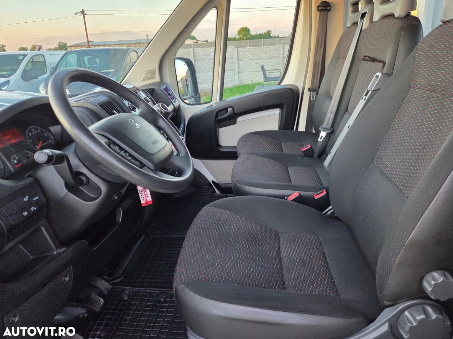 Peugeot Boxer Doka 7locuri+Bena L=2.90m - 18
