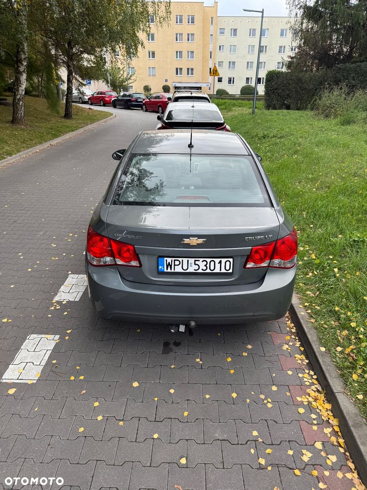 Chevrolet Cruze 1.6 - 4