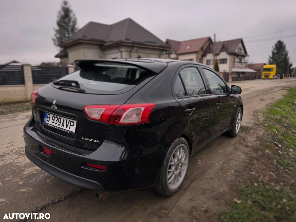 Mitsubishi Lancer Sportback 1.6 Invite A80 - 4