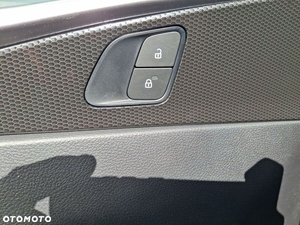 Volkswagen Amarok - 25