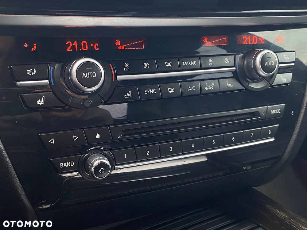 BMW X5 xDrive50i Sport-Aut - 19