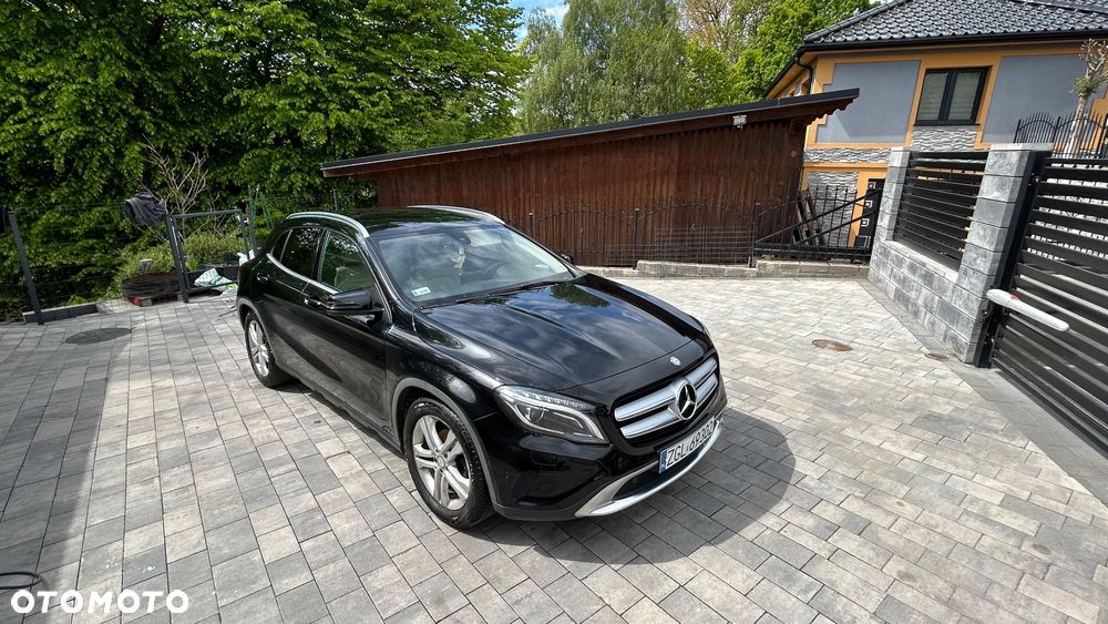 Mercedes-Benz GLA 200 7G-DCT - 3