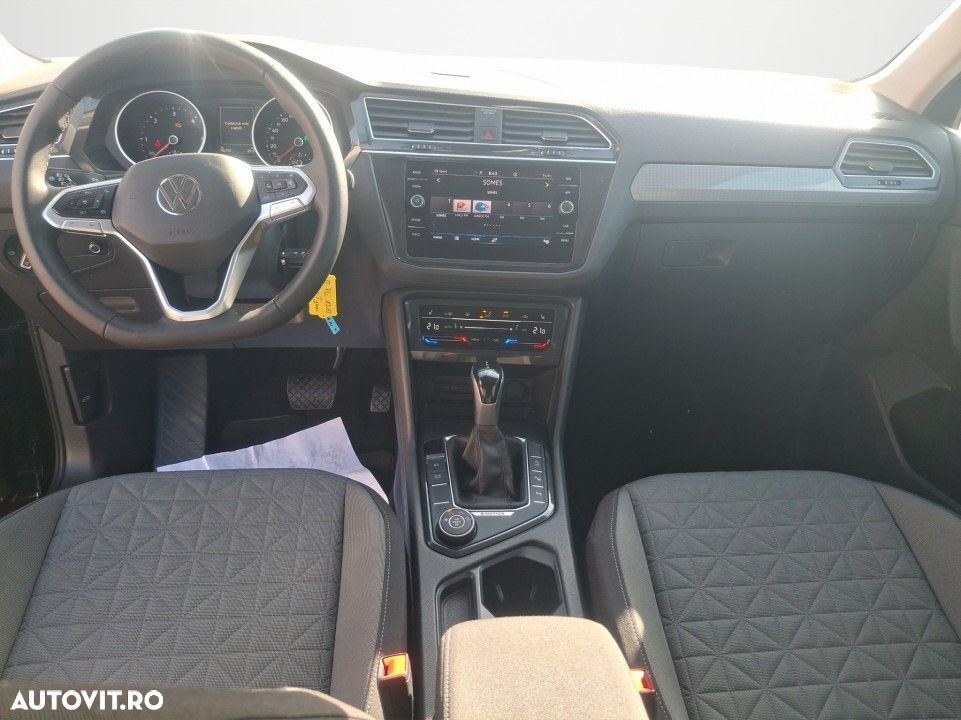 Volkswagen Tiguan - 5