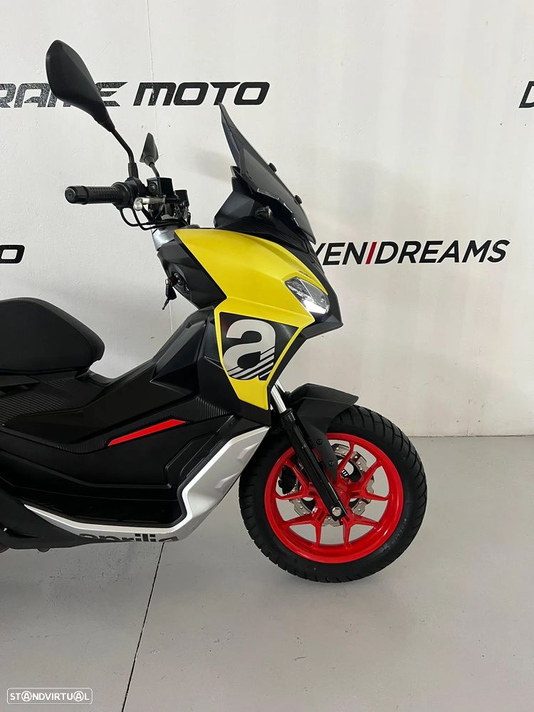 Aprilia SR GT 125 - 3
