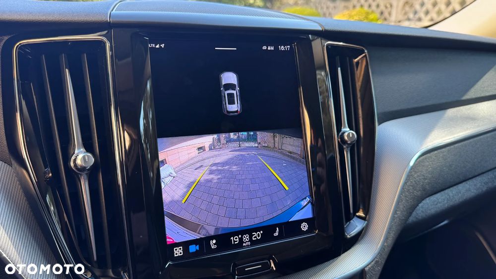 Volvo XC 60 B4 D Geartronic Momentum Pro - 33