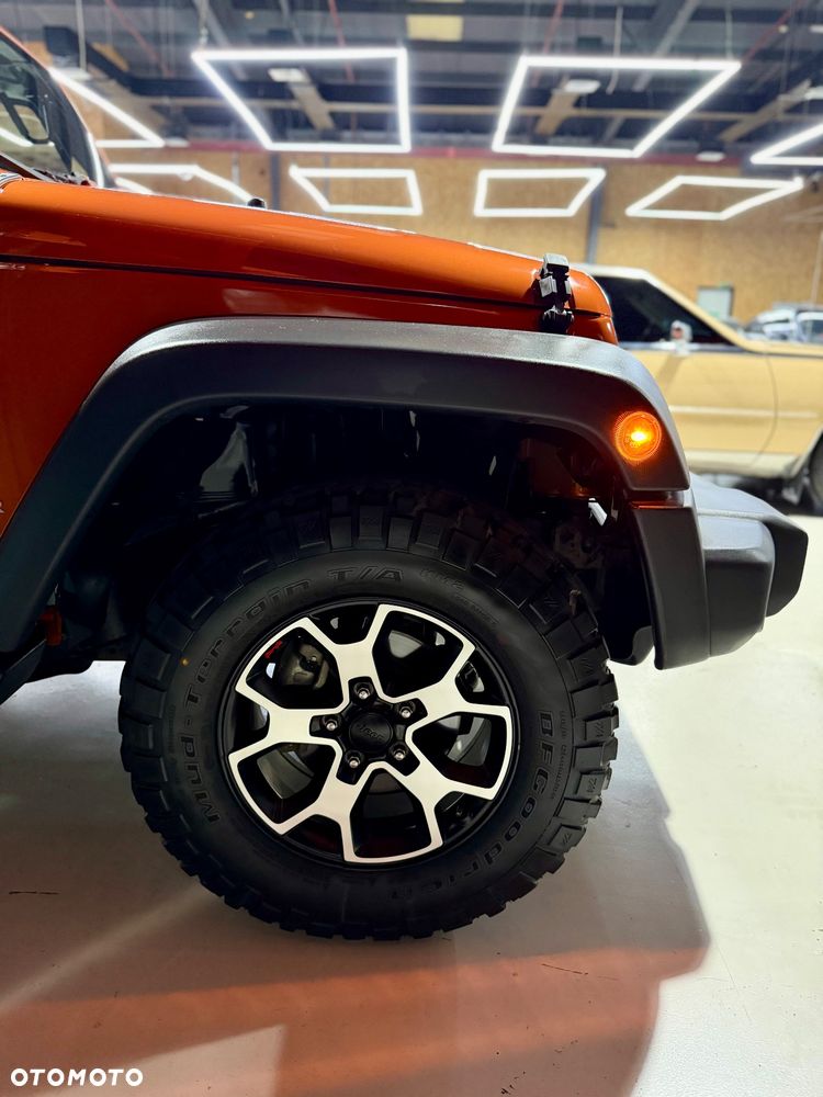 Jeep Wrangler 3.8 Sahara - 9