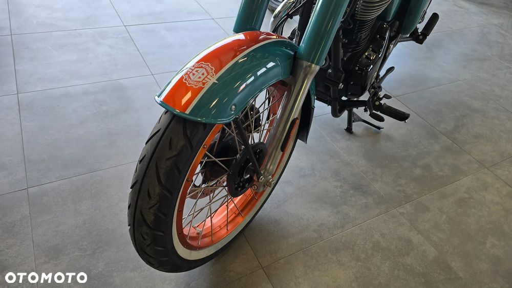 Royal Enfield Classic - 14