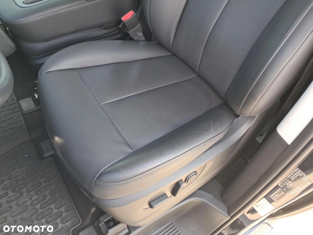 Hyundai Staria 1.6 T-GDI HEV Smart VIP - 16