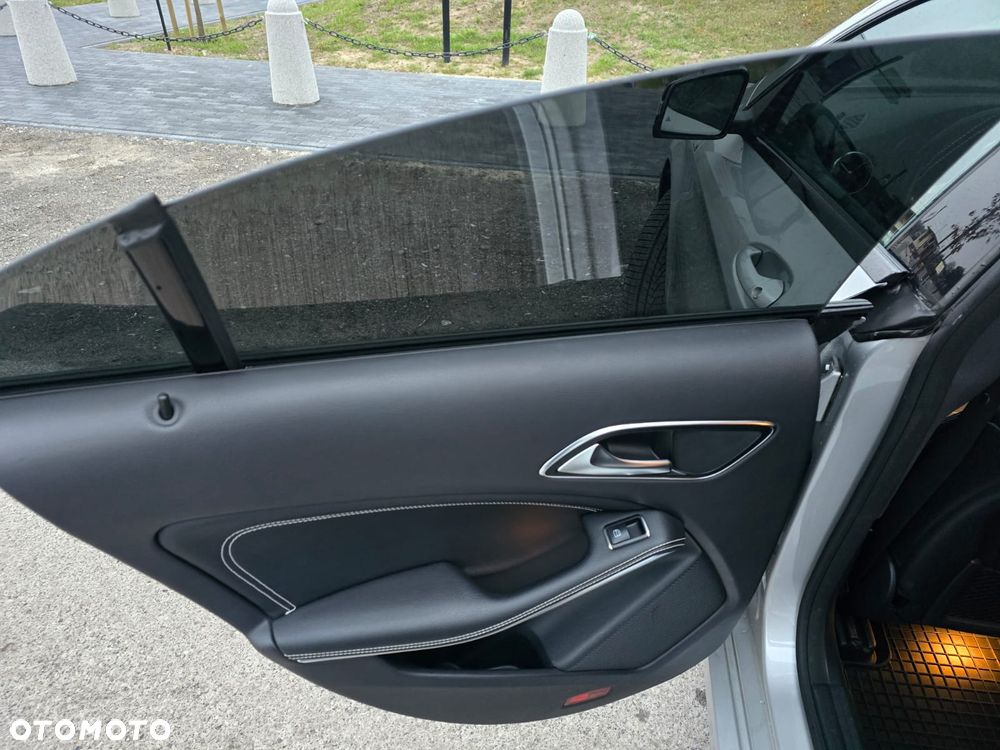 Mercedes-Benz CLA 220 d 7G-DCT - 19