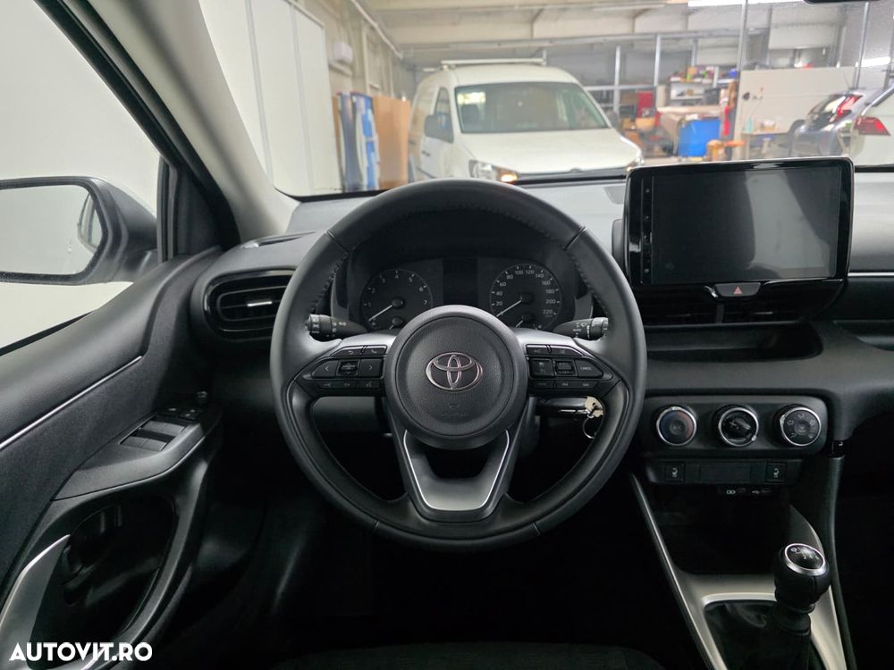 Toyota Yaris 1.5 L Dynamic - 9