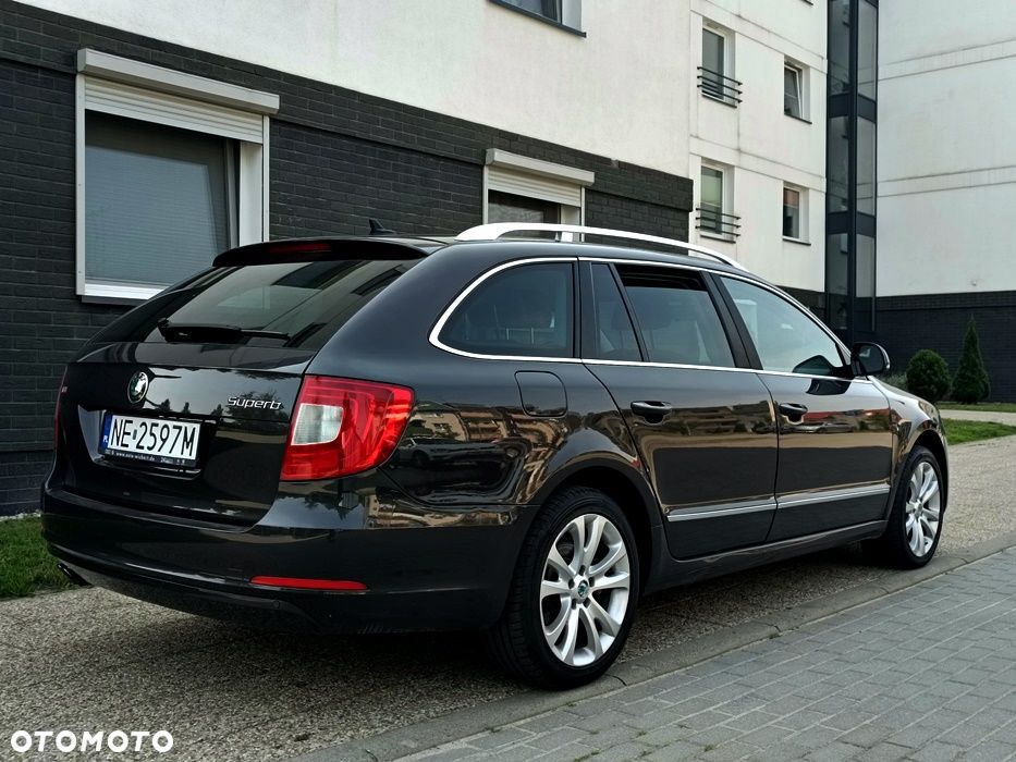 Skoda Superb 2.0 TDI DSG Exclusive - 8