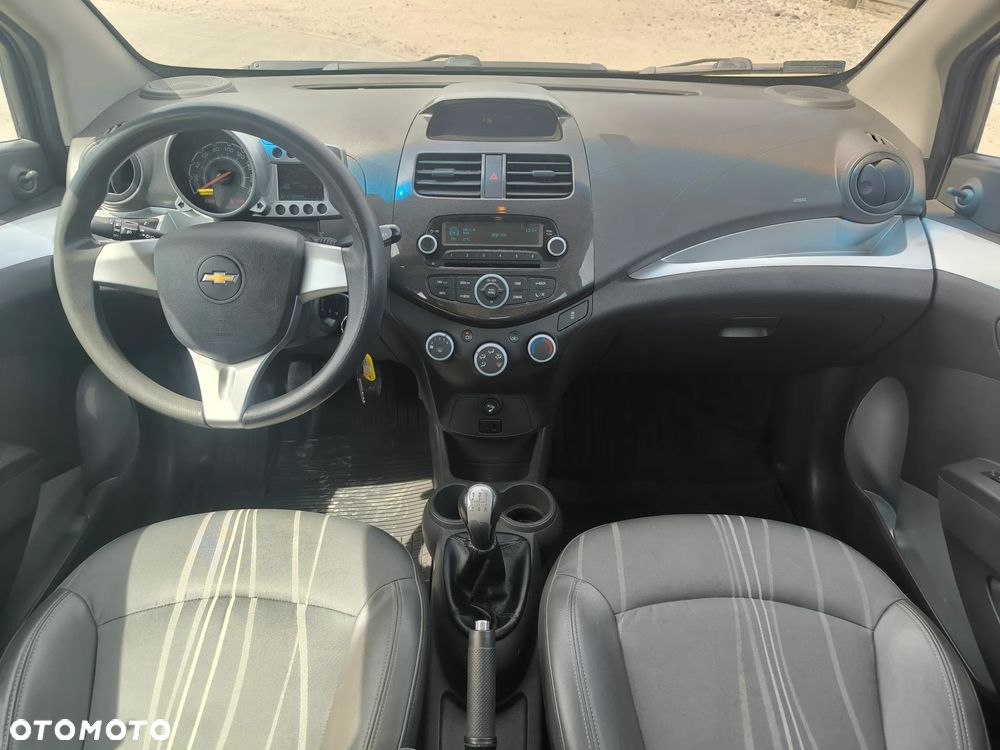 Chevrolet Spark 1.0 Base - 12