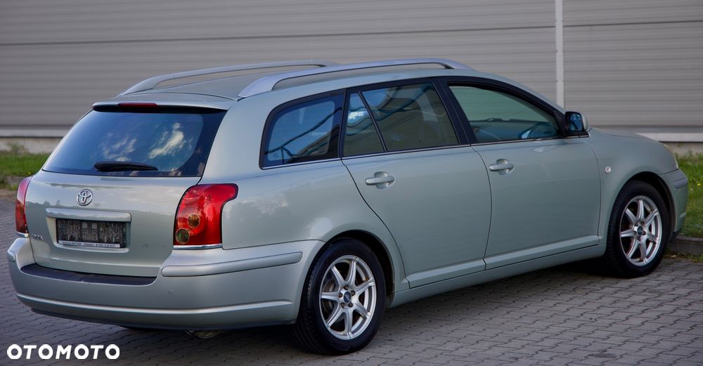 Toyota Avensis 1.8 VVT-i Combi Team - 20