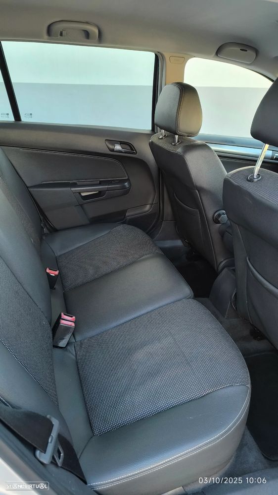 Opel Astra Caravan 1.7 CDTi Cosmo - 35