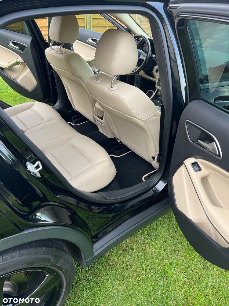 Mercedes-Benz GLA 250 4-Matic - 13