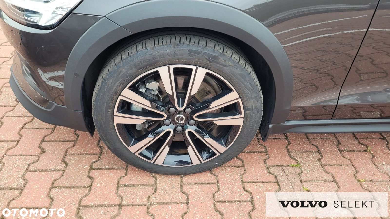 Volvo V60 Cross Country - 11