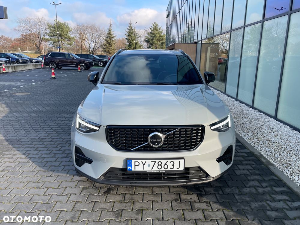 Volvo XC 40 B3 Ultra Dark - 4