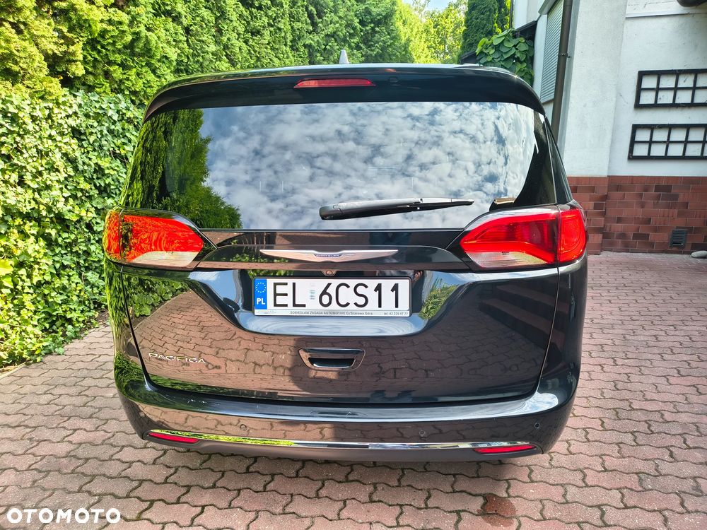 Chrysler Pacifica - 5