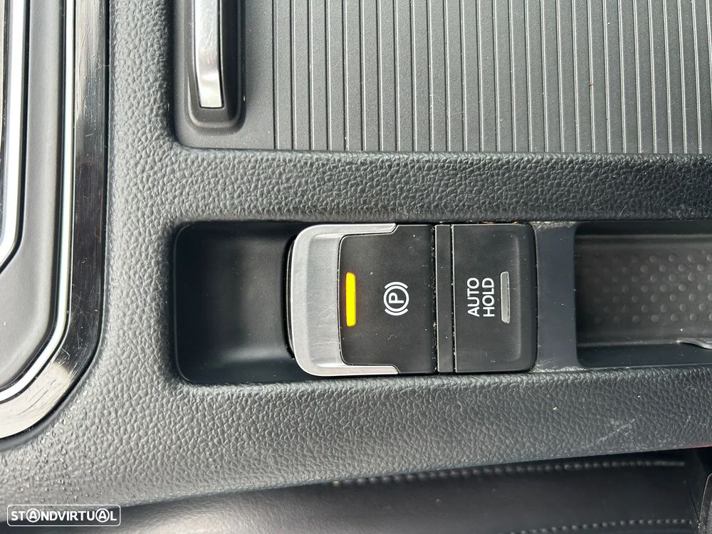 VW Passat Variant 1.6 TDI Highline DSG - 22