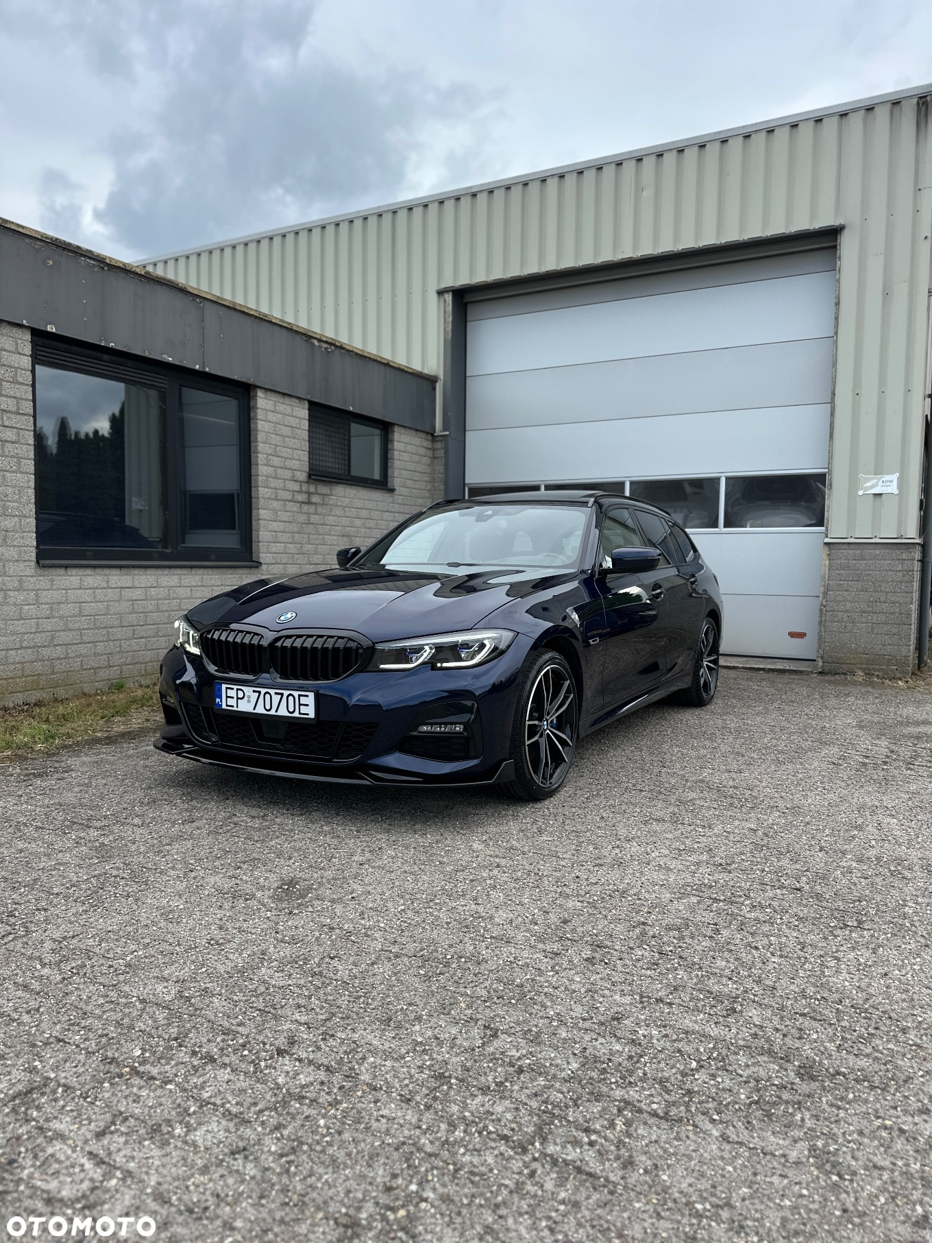 BMW Seria 3 330e Touring M Sport - 9