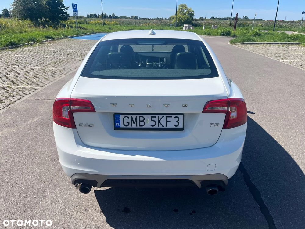 Volvo S60 T5 Drive-E Dynamic Edition (Kinetic) - 7