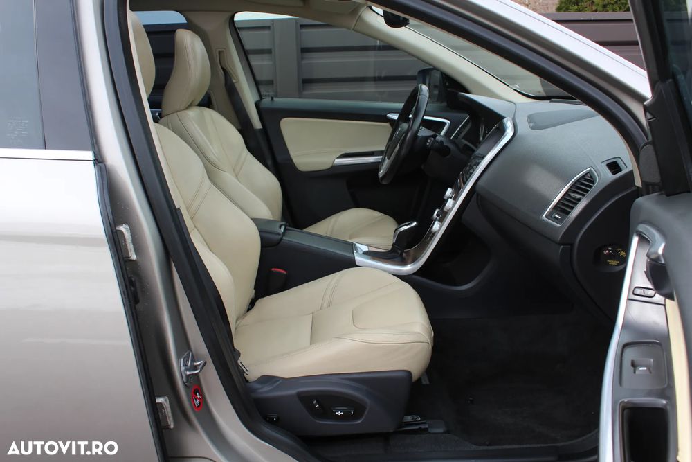 Volvo XC 60 D4 Geartronic Summum - 9