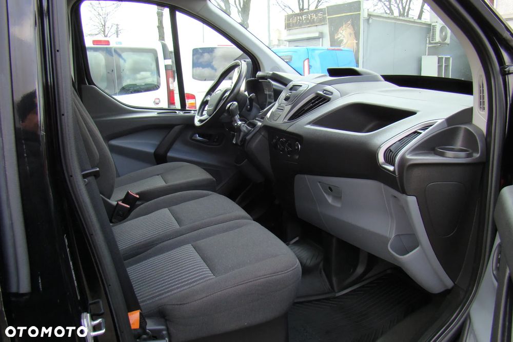 Ford Custom - 14