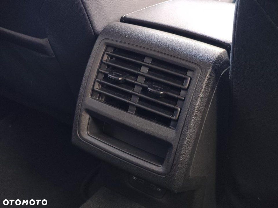 Volkswagen Golf - 15