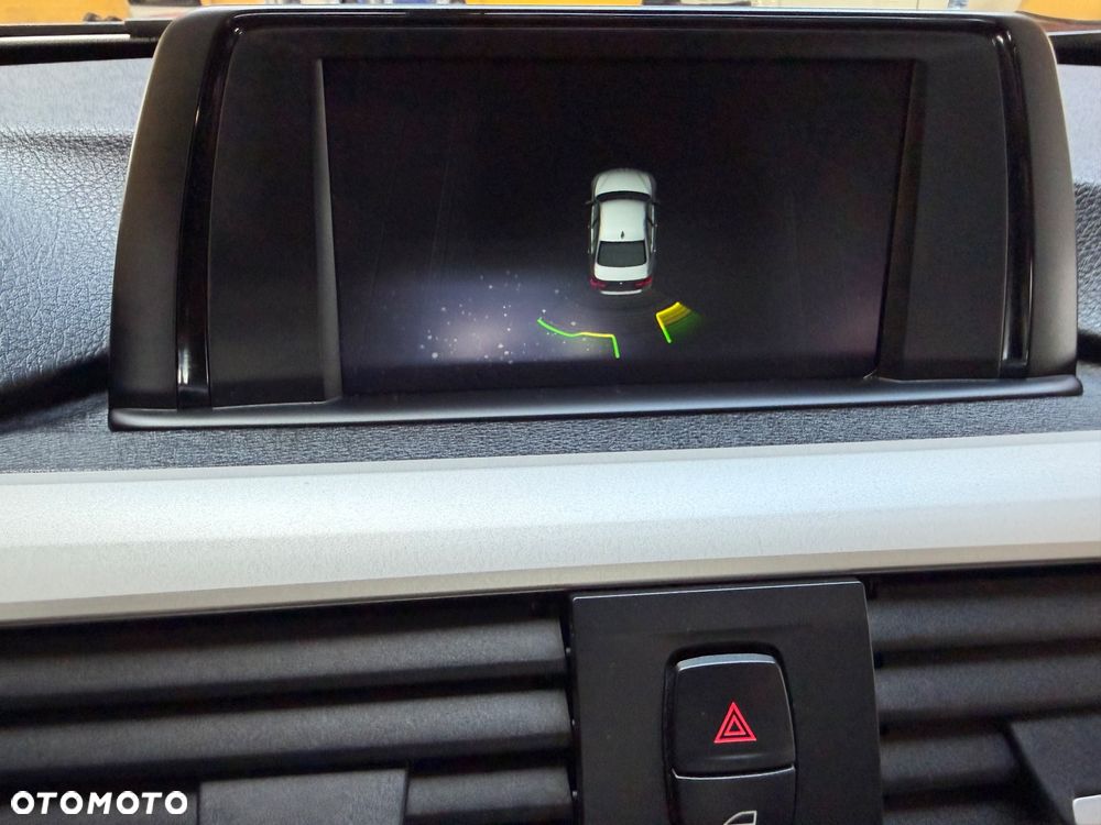 BMW Seria 3 318i Advantage - 26