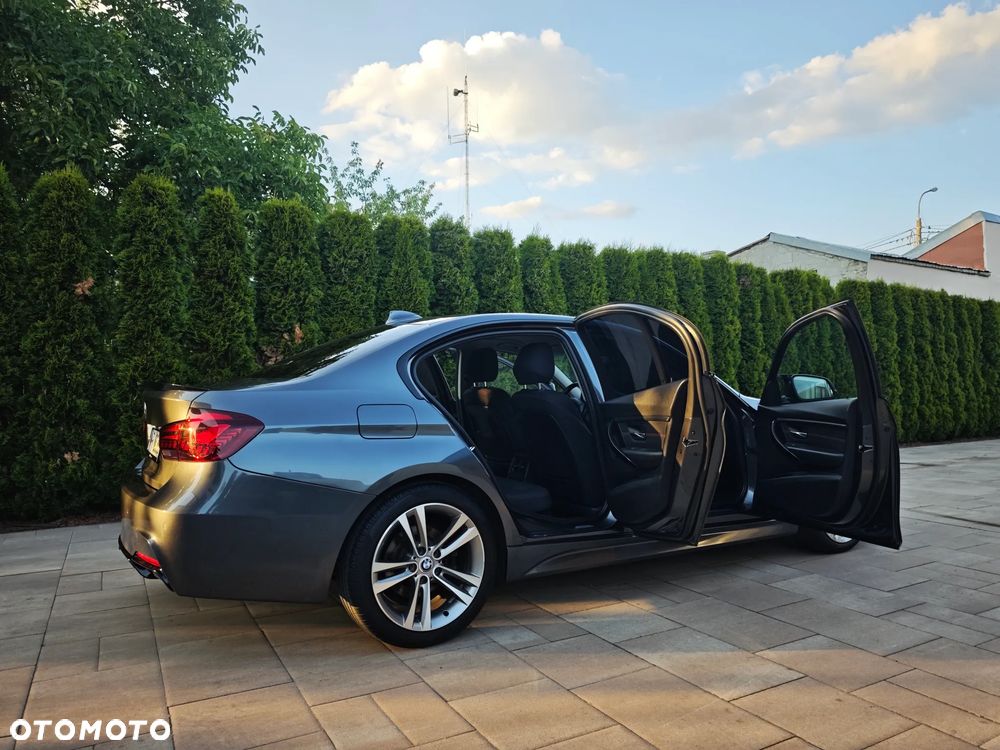 BMW Seria 3 328i M Sport - 23