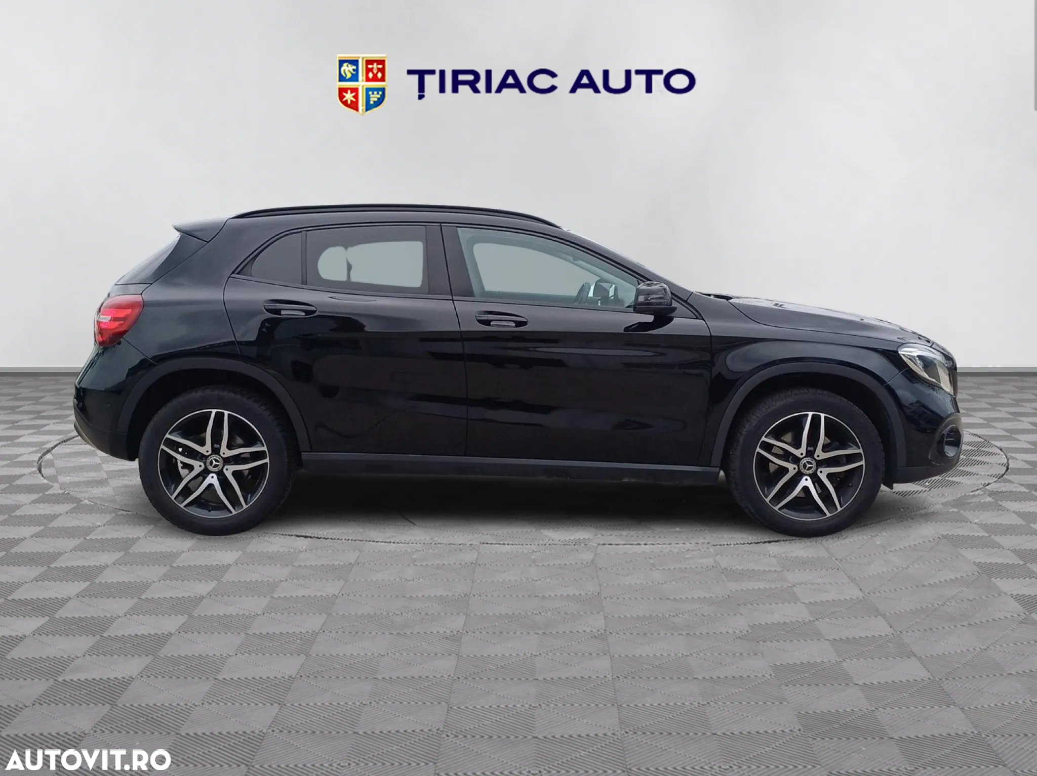 Mercedes-Benz GLA 220 4MATIC - 6
