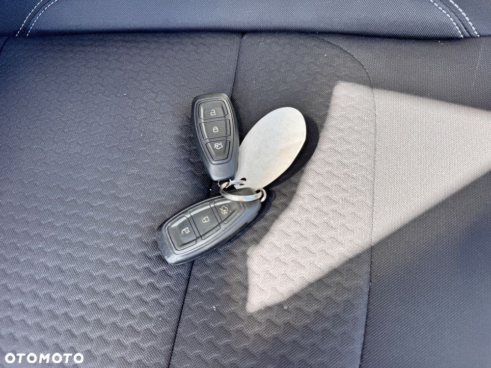 Ford Kuga - 23