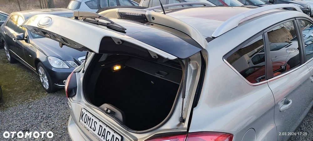 Ford Kuga 2.0 TDCi 2x4 Titanium - 8